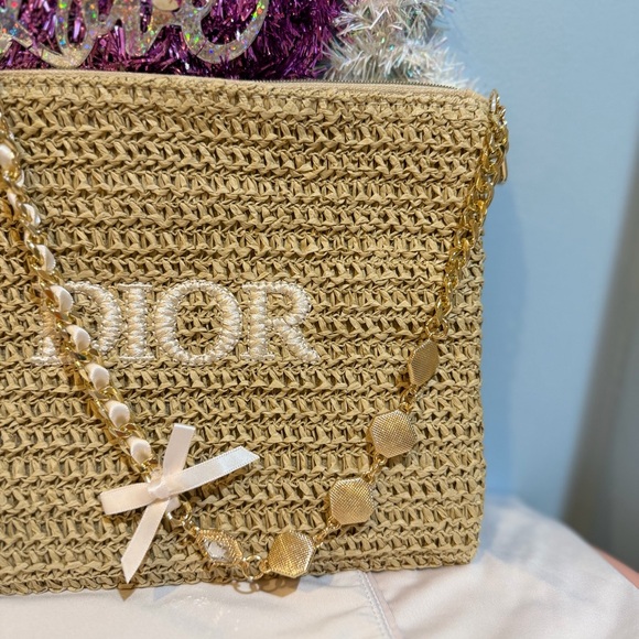Designer Beige Crochet Clutch with Gold Chain - Picture 3 of 13